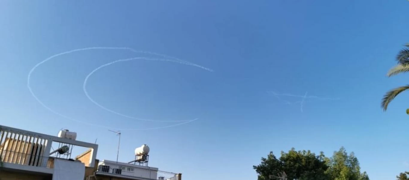 Τουρκικά μαχητικά πέταξαν πάνω από την Κύπρο - Σχημάτισαν τη σημαία της Τουρκίας (βίντεο)